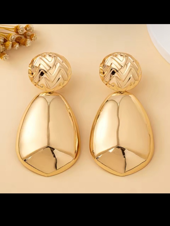 Jewelry - Elegant Gold Statement Drop Earrings - Women Jewelry